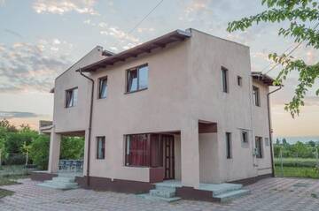 Фото номера Коттедж с 6 спальнями Загородные дома Pit Stop House г. Tătărani 14